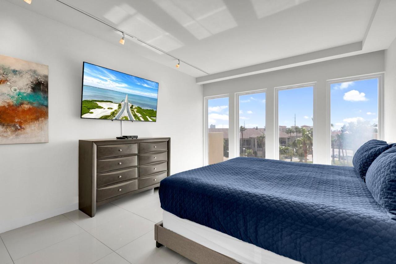 Perfect Condo, Room For Everyone! Beachfront Resort 사우스 파드레 아일랜드 외부 사진